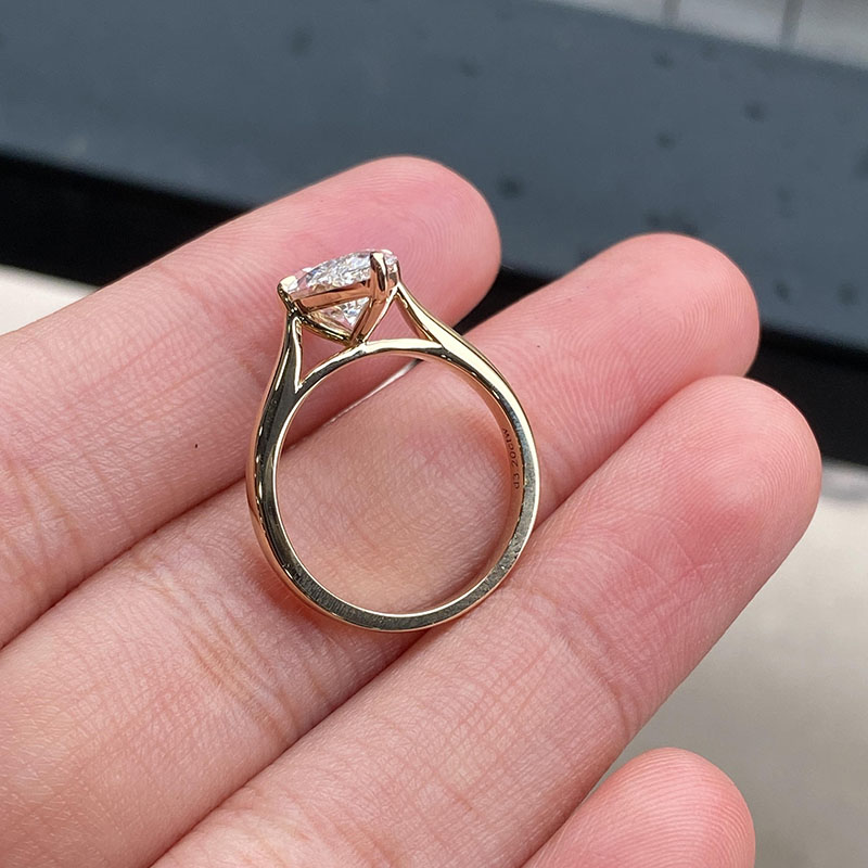 خاتم نسائي من الذهب الأصفر عيا - مراجعة Body Jewelry Vch وسعره